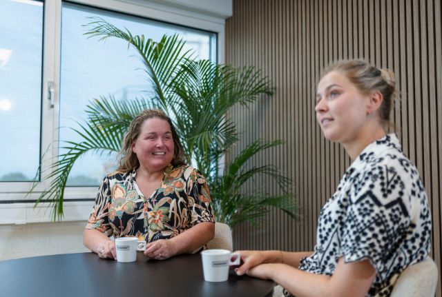 Sollicitatiegesprek voeren als werkgever: werkgever in gesprek met kandidaat